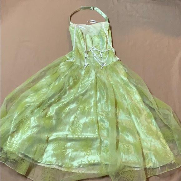 Gorgeous green dress wear or repurpose - Picture 16 of 16